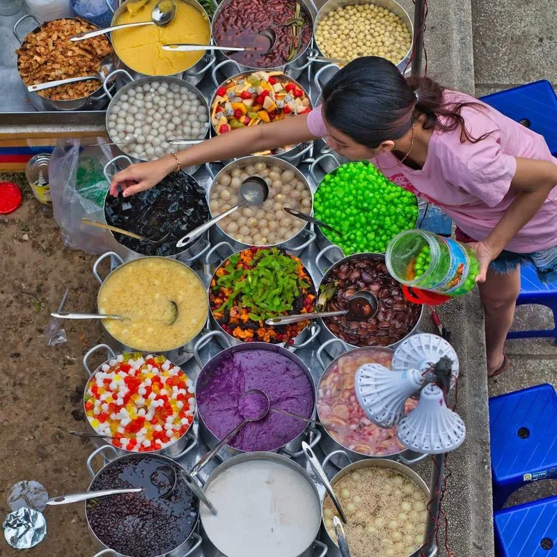 Tiệm chè 24 sắc thái