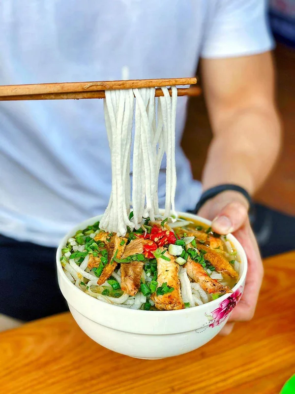 Bánh canh cá lóc Bà Triệu Huế (Dì Minh)