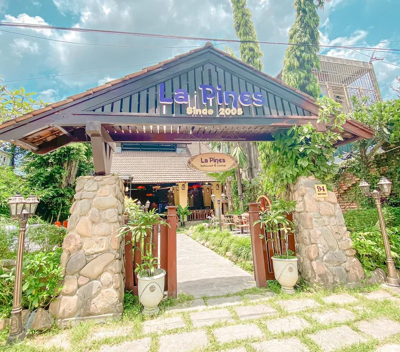 La Pines Restaurant