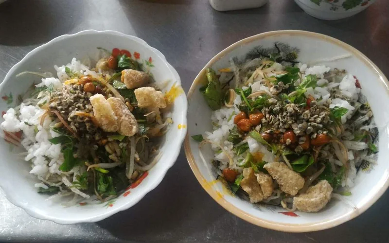 Cơm hến – 17 Hàn Mặc Tử