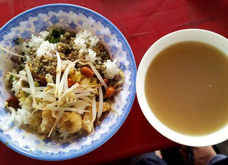 Cơm hến Bà Cam