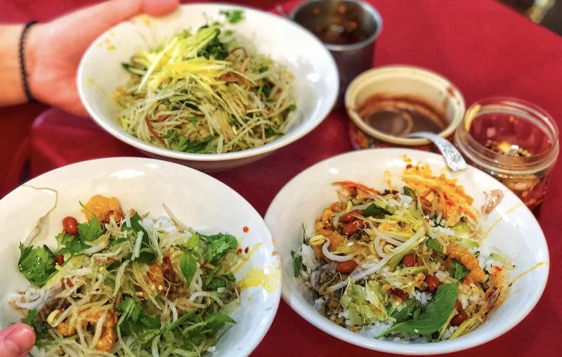Cơm hến – bún hến Lành