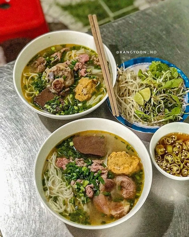 Bún bò O Phượng