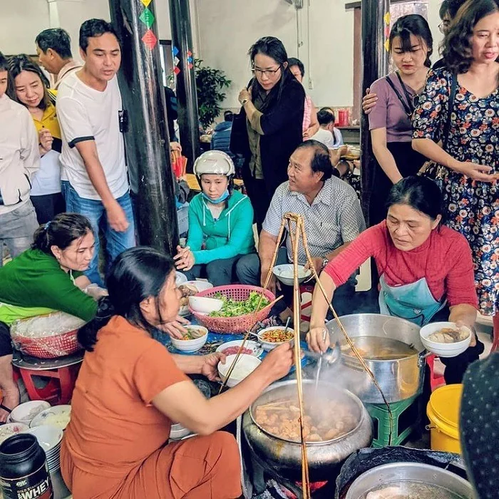 Quán bún bò Mệ Kéo
