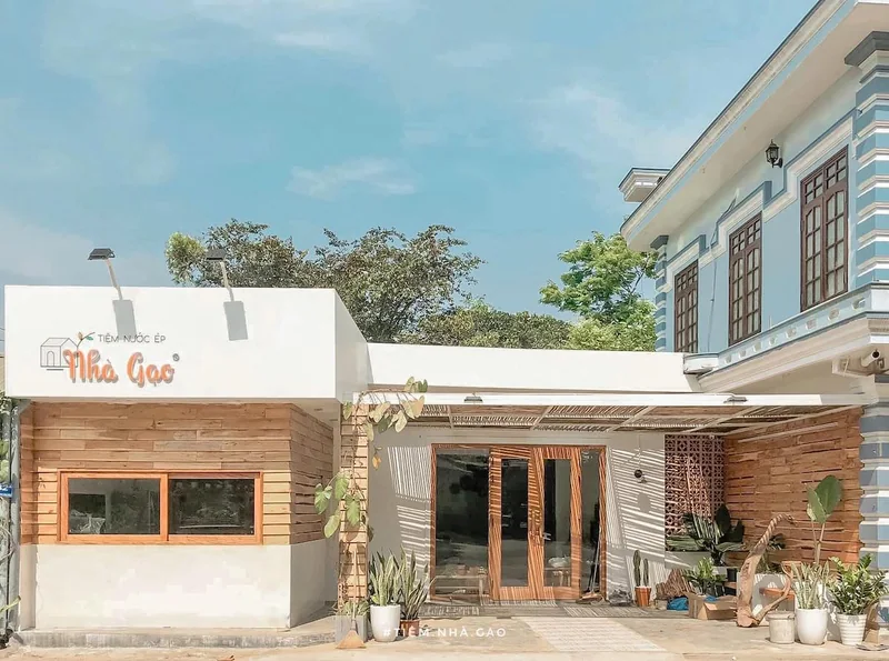 Tiệm nước ép Nhà Gạo