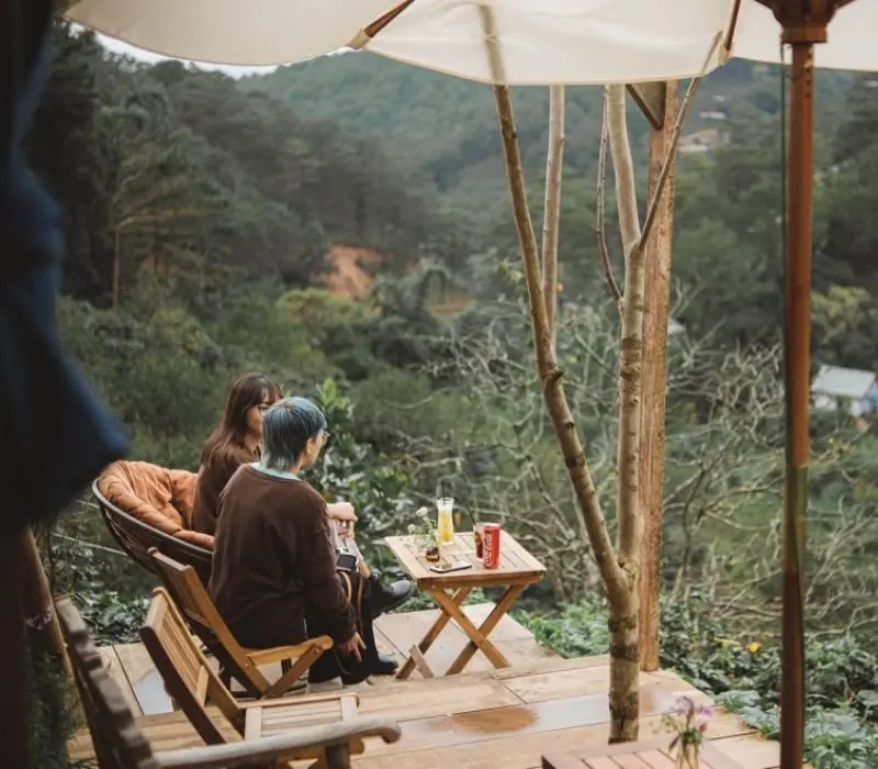 Bầu không khí thư giãn và góc check-in