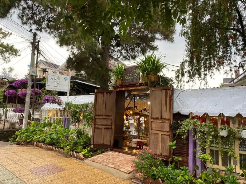 Lặng Art Cafe