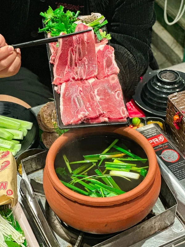 Lẩu bò Tự Do