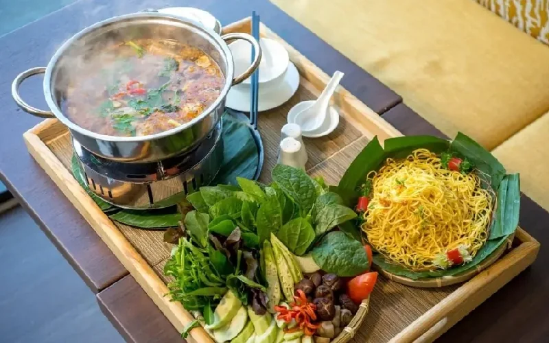 Lẩu mắm, lẩu cá kèo Bà Sáu