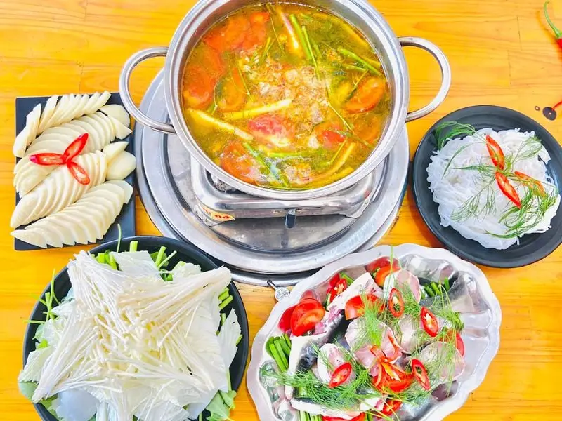 Lẩu cá tầm Chu Gia