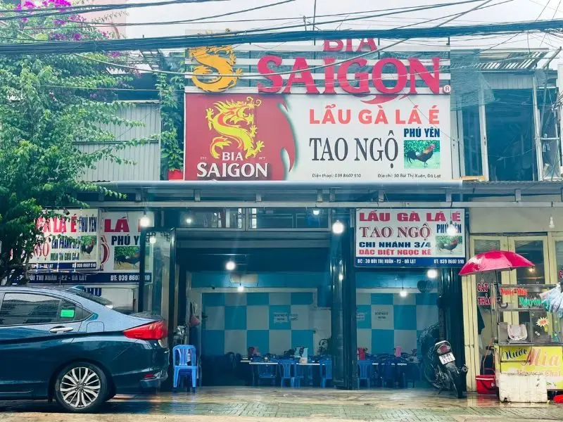Lẩu gà lá é Bùi Thị Xuân