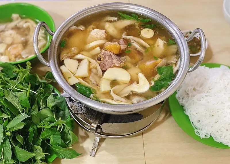 Lẩu gà lá é Tao Ngộ 3/4