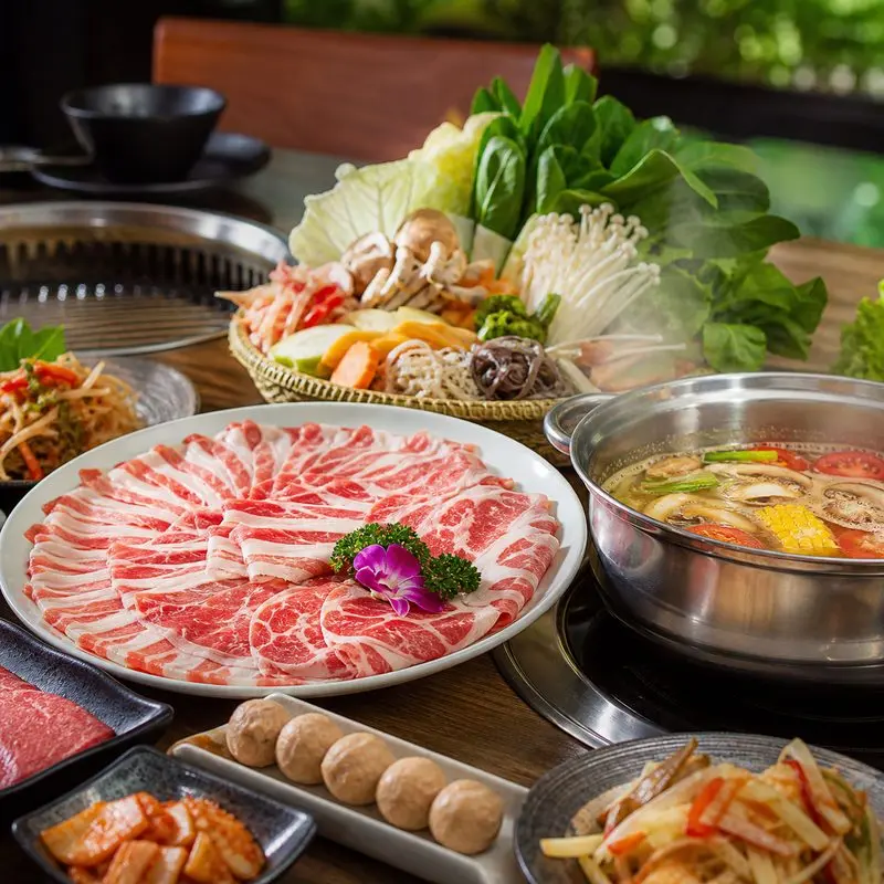 Lẩu và nướng không khói Family