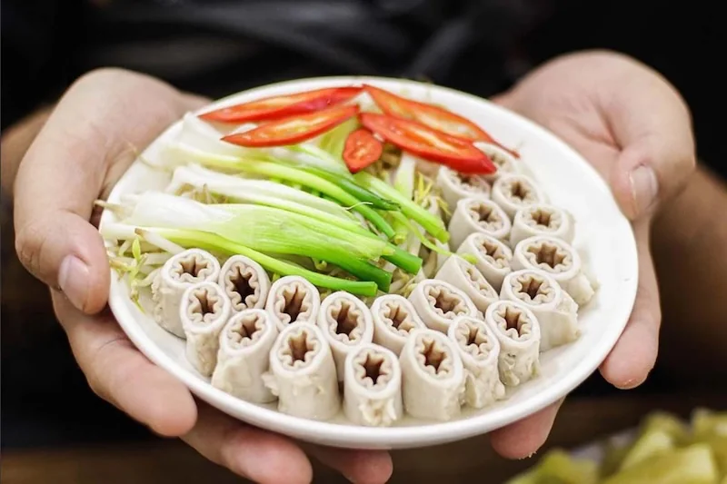 Mét Lòng Đỗ Đức Dục và Nguyễn Hoàng