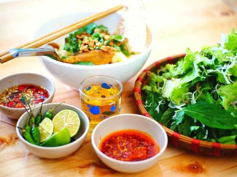 Mì Quảng Nhà Shin