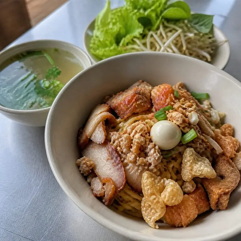 Mì trộn tóp mỡ Mew Ngân