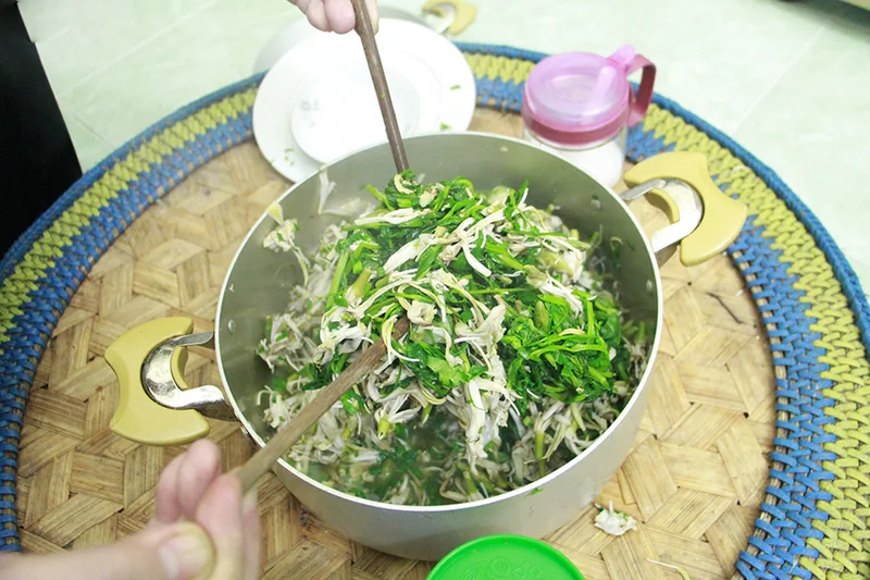 Hoa ban xào măng đắng, thịt bò