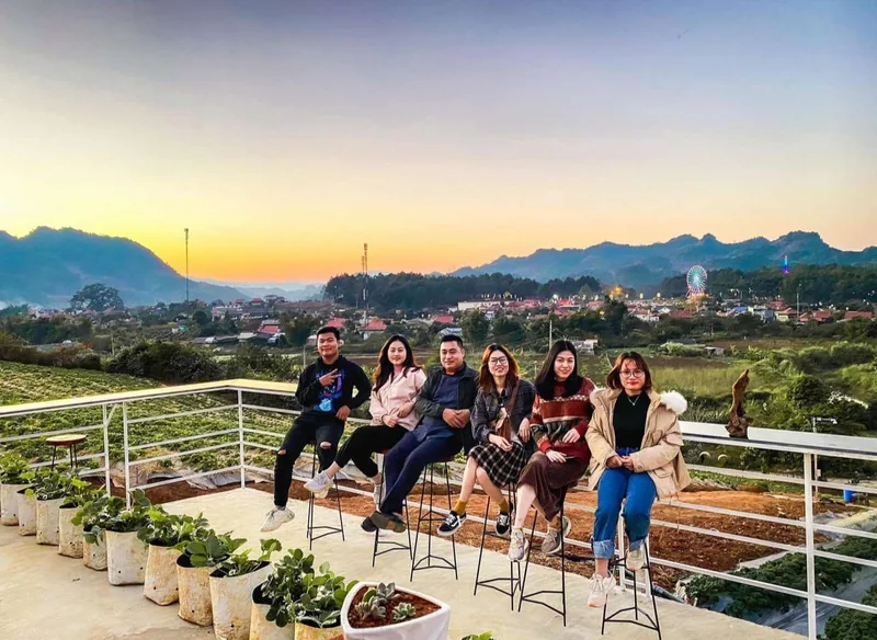 Cafe view Đồi Gió Wind Chill