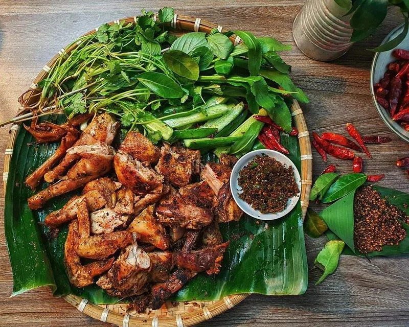 Gà nướng mắc khén chấm chẩm chẻo Mộc Châu
