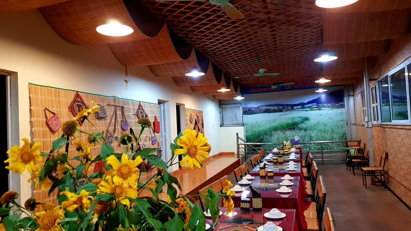 Nhà hàng Hoa Mộc Châu