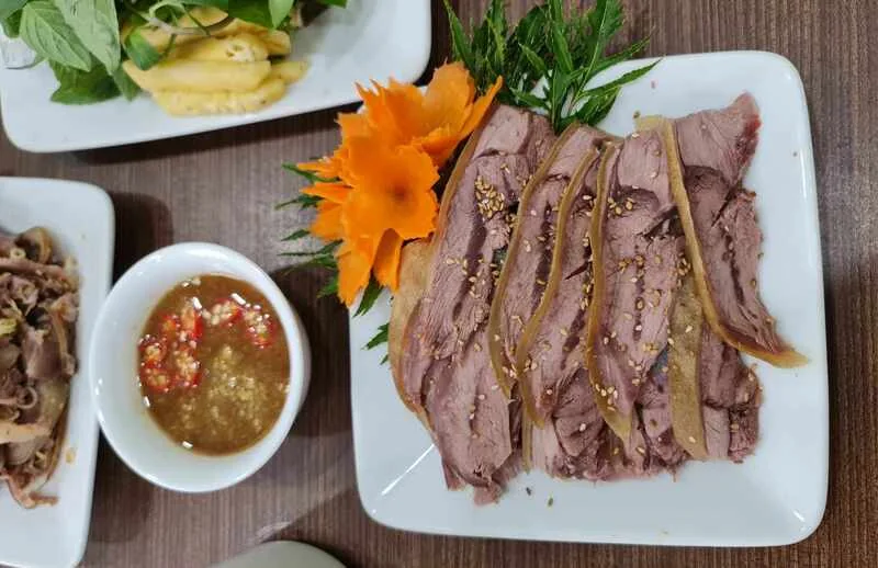 Dê ủ trấu