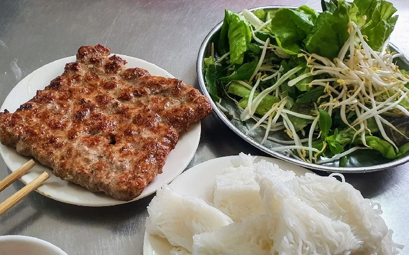 Bún chả quạt Tình Mai