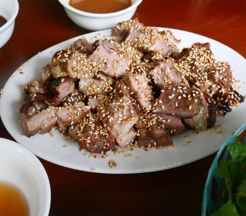 Nhà hàng dê Chính Thư