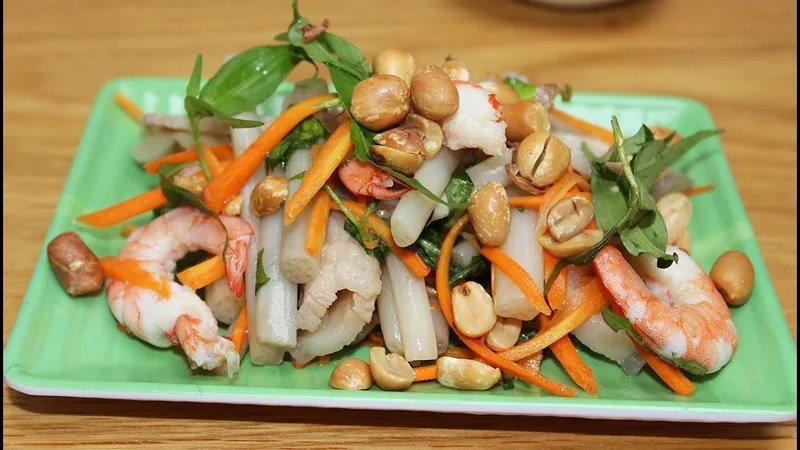 Gỏi ngó sen và các món từ ngó sen