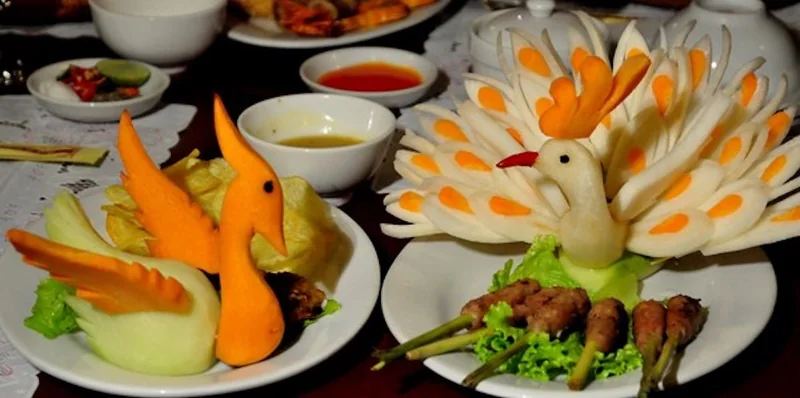 Nhà hàng Cung Đình & Cổ Lầu