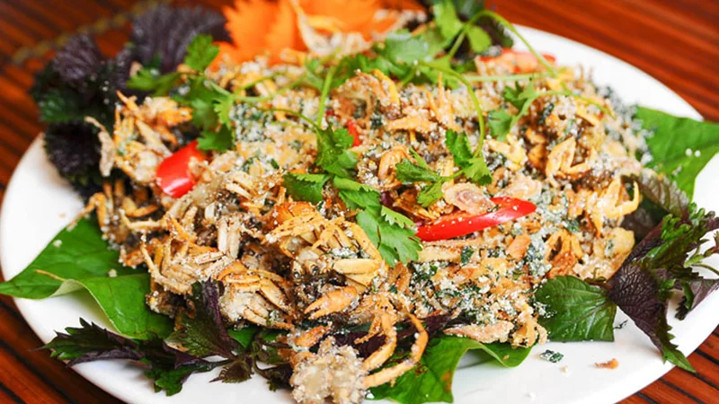 Cua đồng rang lá lốt