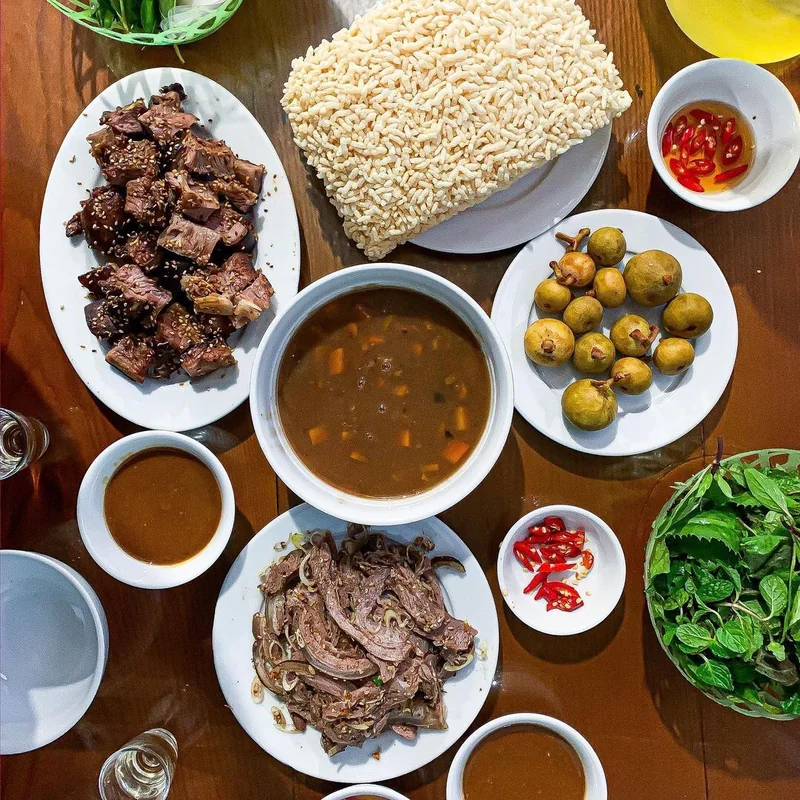 Nhà hàng Chính Thư