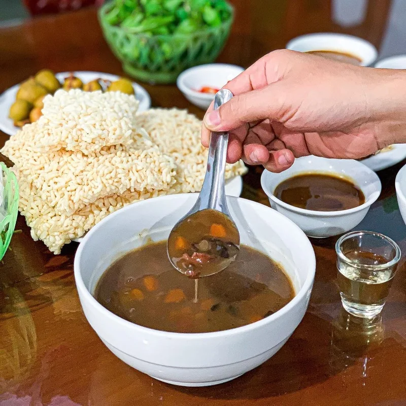 Nhà hàng Dũng phố núi