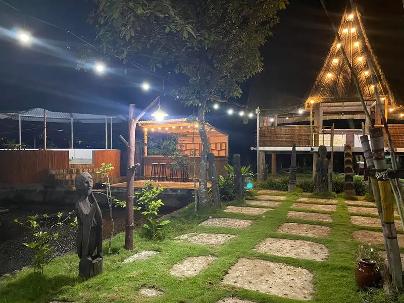 Quán nem lụi Bà Sáu