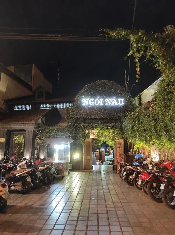 Nhà hàng Ngói Nâu