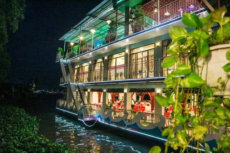 Nhà hàng nổi Bến Tre