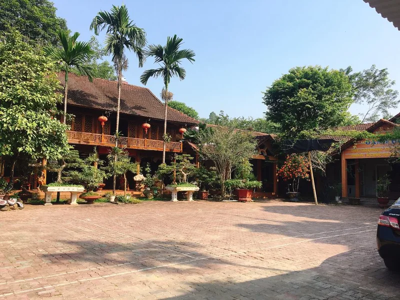 Nhà hàng Oanh Hợp