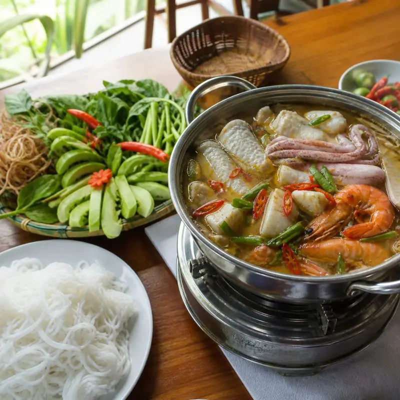 Nhà Hàng Phố Biển