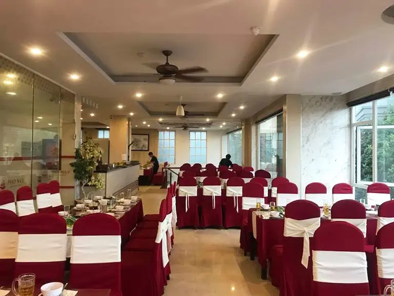 Nhà hàng Phố Núi