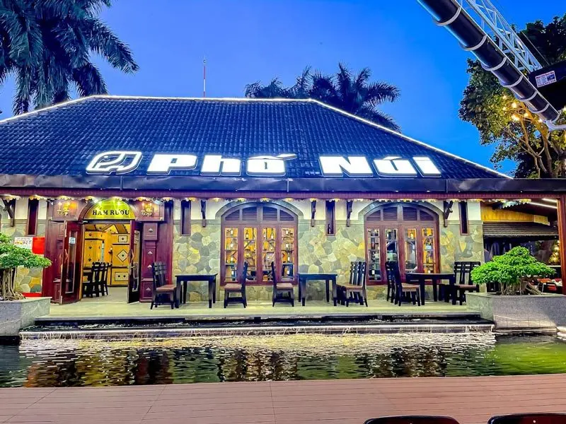 Nhà hàng Phố Núi