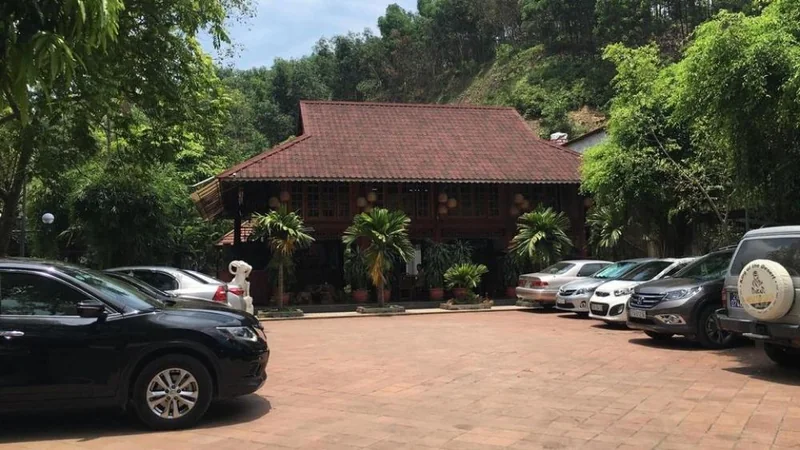 Nhà hàng Tây Bắc