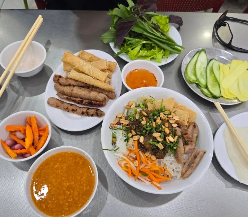Nem nướng Đặng Văn Quyên