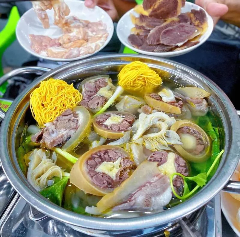 Lẩu đuôi bò Củ Chi