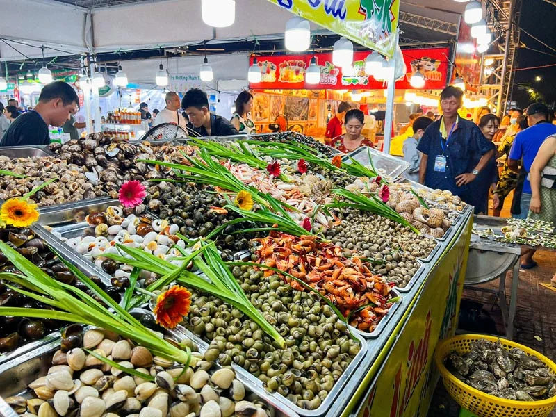 Chợ đêm Trần Phú