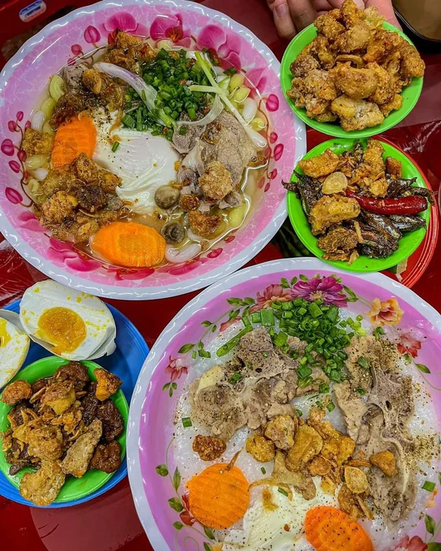 Quán ăn đêm nui cháo