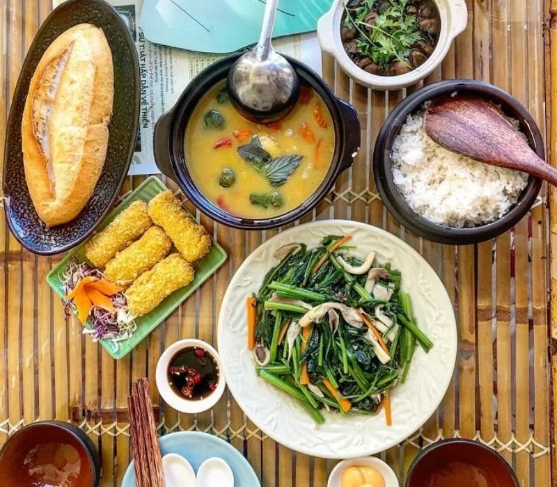 Yên - Nhà hàng chay và yoga
