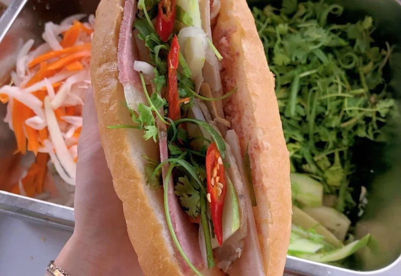 Bánh mì gà Yumi