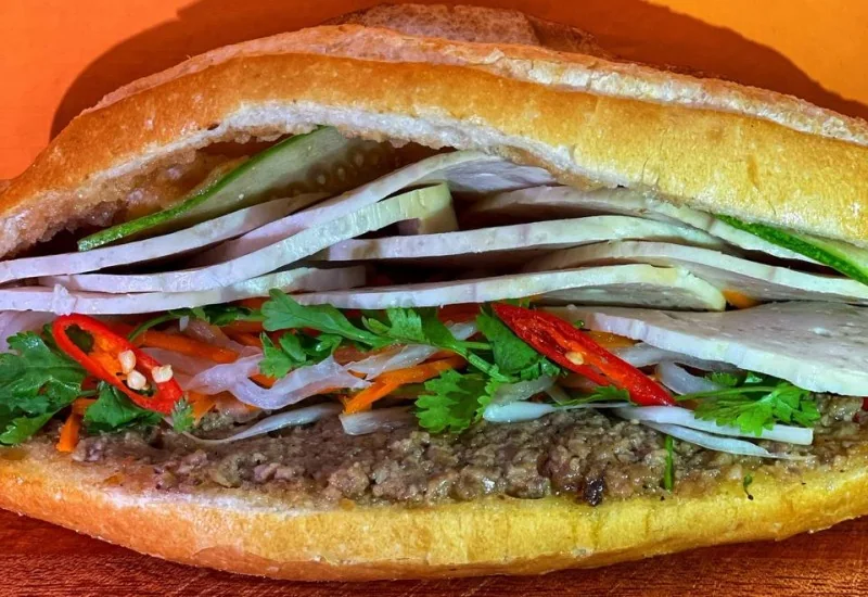 Tiệm bánh mì BaMi