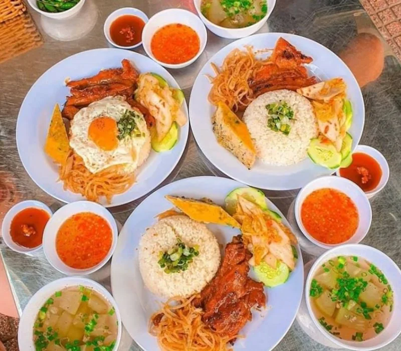 Cơm tấm Nha Trang khu chợ Đầm