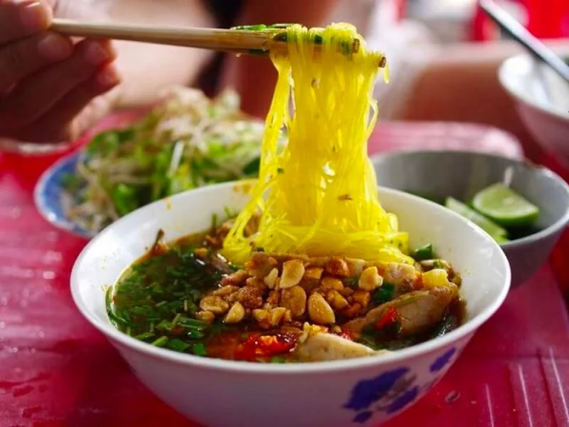 Mì quảng Nha Trang