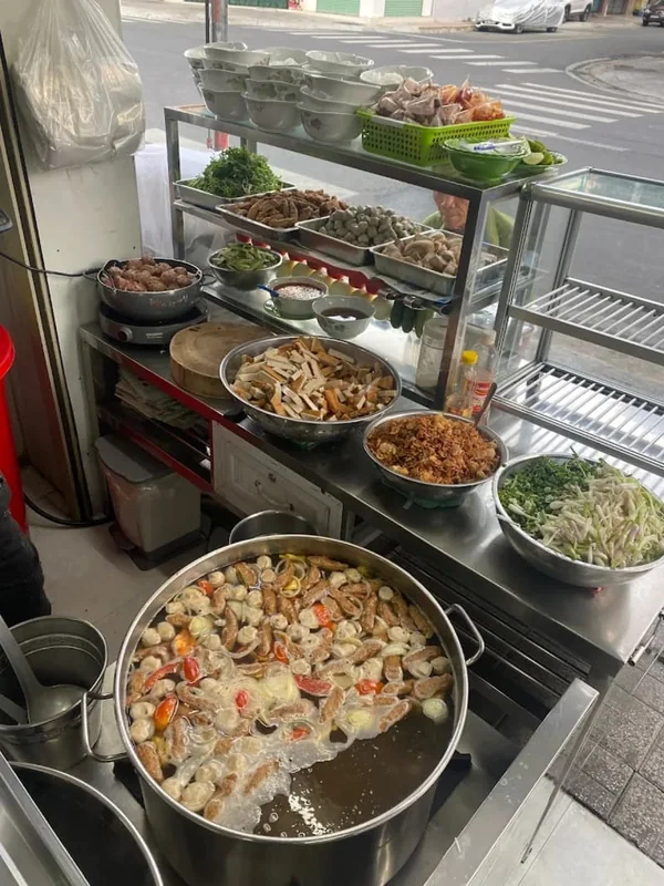 Bún cá Nguyên Loan